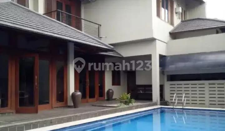 Rumah Megah Ada Kolam Renang Stategis Lt515 di Komp. Iptn Cibubur