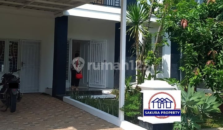 rumah sewa kota wisata bagus 2 lantai rapih nyaman lt 200 lb 200