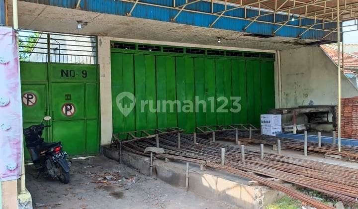 Dijual rumah di jl utama timur weleri