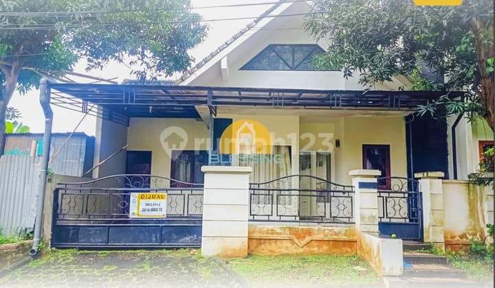 For sale: modern interior house in Permata Semeru housing, close to Akpol.