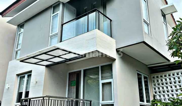 Disewakan rumah mewah Dua lantai full furnished di candi golf