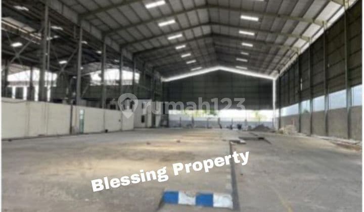 For rent: nice and spacious warehouse in KIC Gatot Subroto