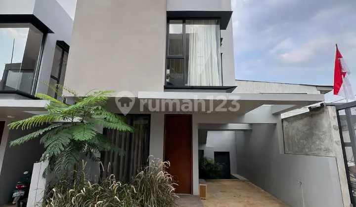 Rumah konsep Modern Industrial Minimalis Split level di Prime Area TB Simatupang dekat Pintu Tol dan Fasilitas umum