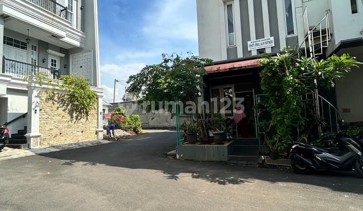 Jual Rumah 2 Lantai Bintara 9 Bekasi Barat