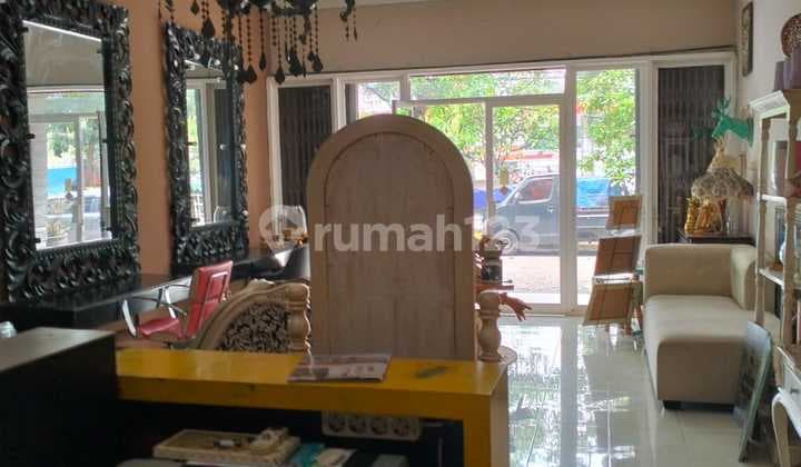 Ruang Usaha 3 Lantai Siap Pakai Sangat Strategis