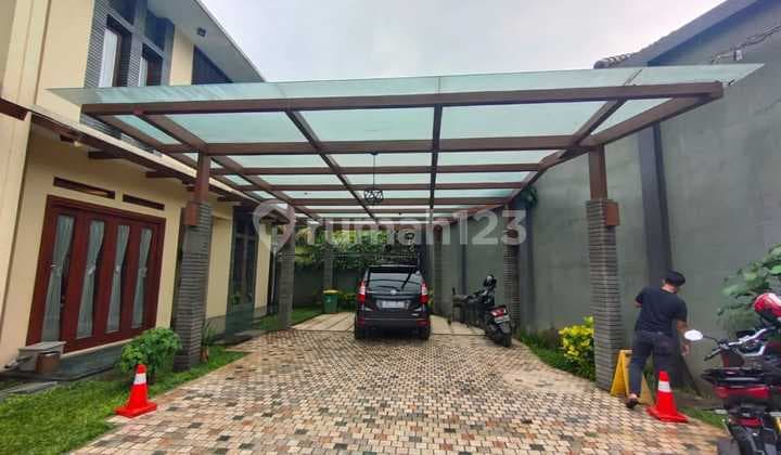 Luxury House With Swimming Pool Furnish @ Ciumbuleuit Bandung