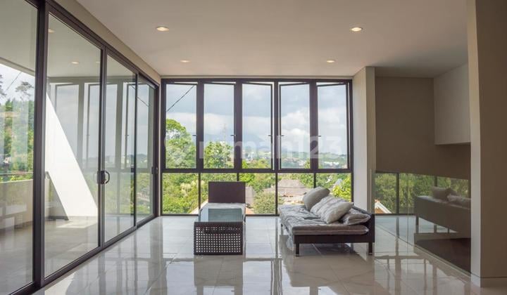 LUXURY GLASS BIG HOUSE FURNISH 3 LANTAI di RESORT DAGO PAKAR