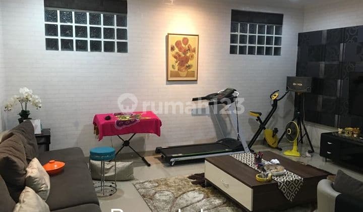 RUMAH BESAR 3 LANTAI TENGAH KOTA di SURYALAYA-BKR-SRIWIJAYA