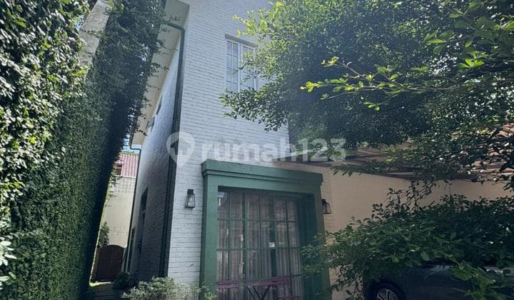 Awesome Modern Minimalist House!! Semi-Furnished in Turangga