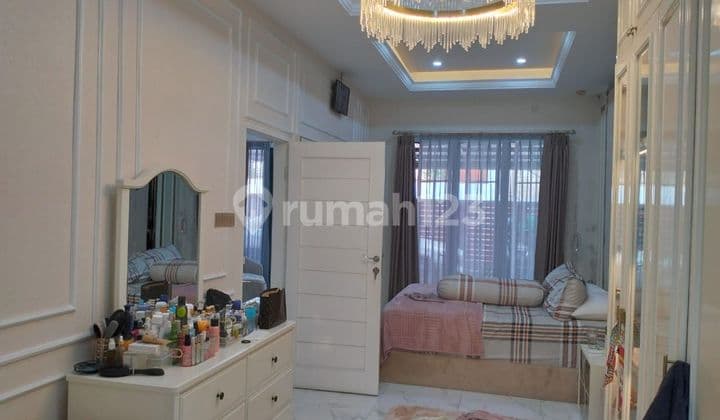 RUMAH CANTIK COZY SEMI LUXURY FURNISHED POSISI HOOK