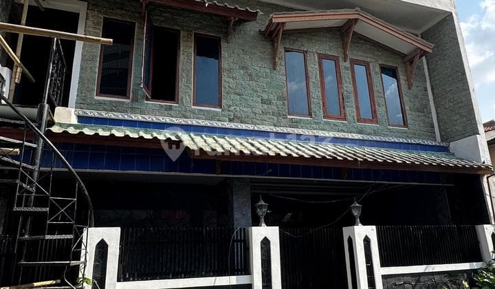 Rumah 2 Lantai Utk Keluarga Besar Atau Kantor Ada 8 Kt & 5 Km