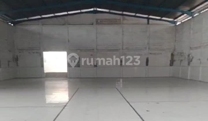 Sewa/Jual Gudang Plus Tanah 3400 m² Akses Container Di BATUJAJAR