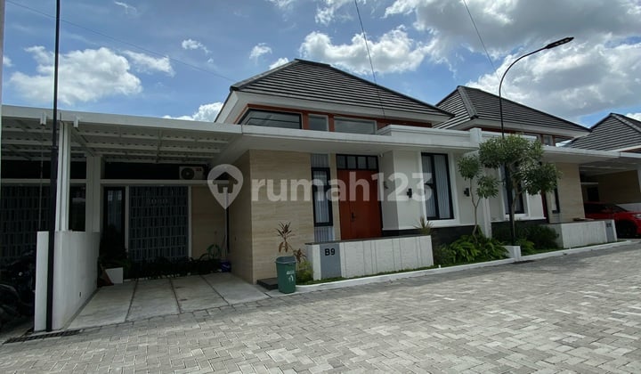 Rumah Minimalis Dalam Perumahan Dekat Stadion Maguwoharjo