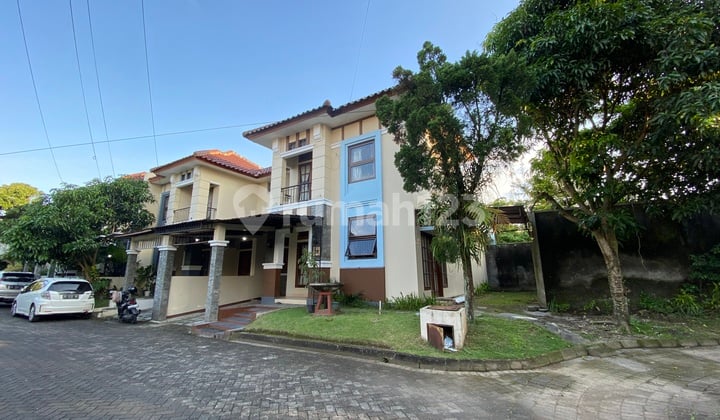 Rumah Mewah Dalam Perumahan di Palagan Dekat Ugm