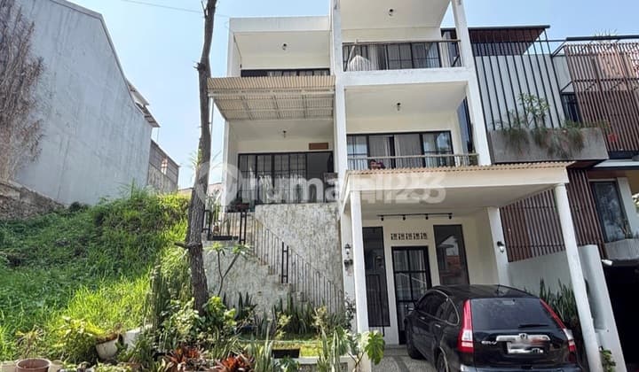Dijual Cepat Rumah Villa Ada Kolam Renang Di Resort Dago.pakar