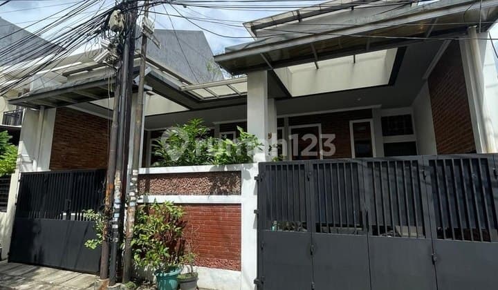 Rumah Hunian Nyaman 2 Lantai di Meruya Ilir, Jakarta Barat