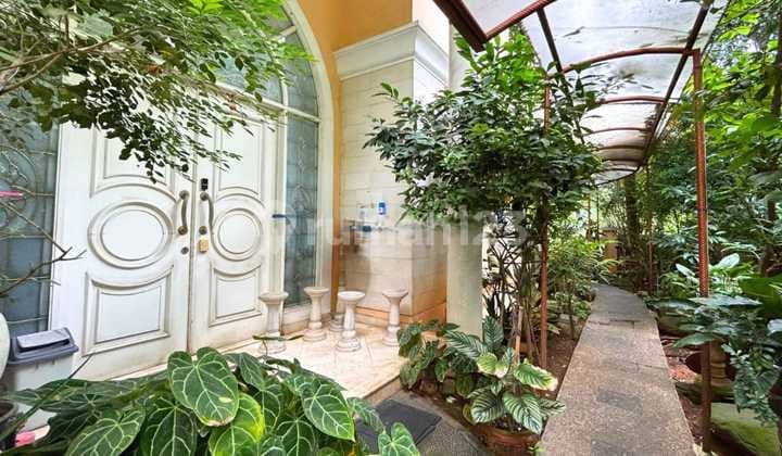 Rumah Lokasi Kuningan Jakarta Selatan Bangunan Kokoh Terawat