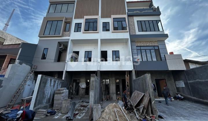 Dijual Rumah/ruko di jelambar dekat kavling polri..baru.jarang ada.wow Harga Special 2.4 milyar Dijual Rumah/ruko di jelambar dekat kavling polri..baru.jarang ada.wow Harga Special 2.4 milyar