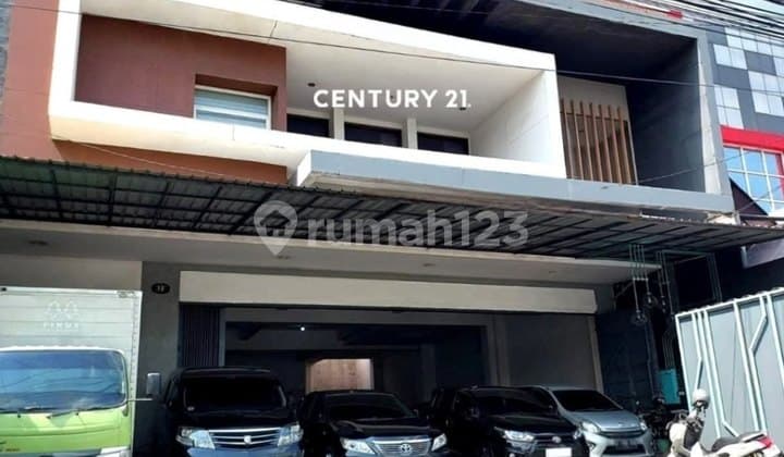 House and Business Space in North Ring Road Sleman Yogyakarta