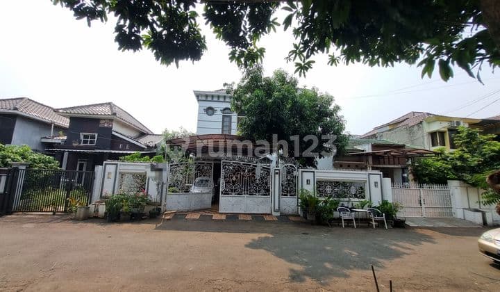 House in Puri Pesanggrahan, Petukangan Selatan, South Jakarta
