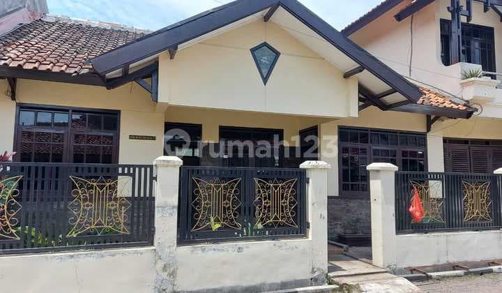Dijuala Cepat Rumah 2 Lantai Margahayu Raya (metro ) Shm