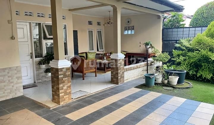 Corner House Cheap Nice Well-Maintained in Bir Cipamokolan Complex, City with SHM