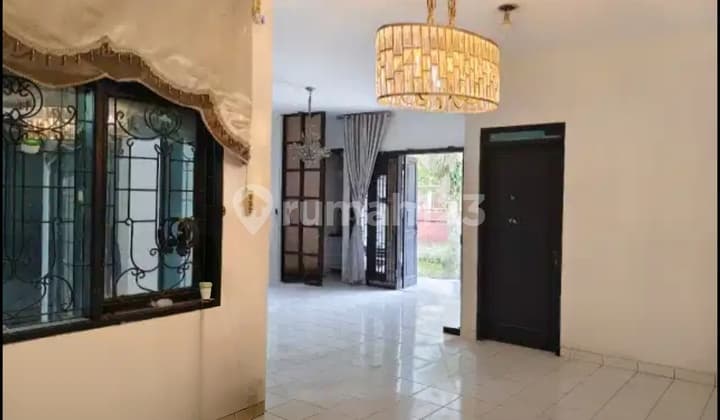 Corner House with Large Yard Ready to Occupy in Kalijati Antapani Complex