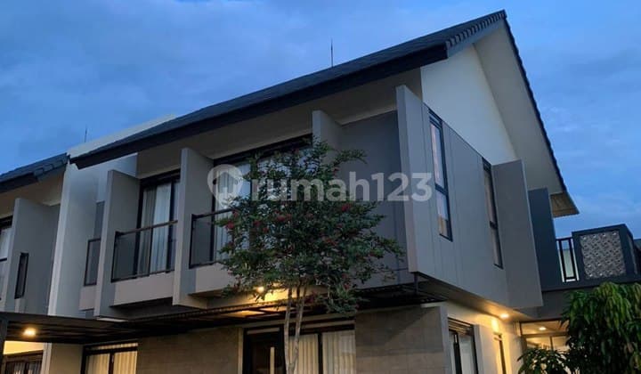 Langka! Rumah Sudut Siap Huni di Kota Baru Parahyangan dengan View Lepas ke arah Danau & Gunung HG