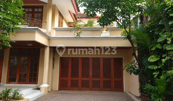 Luxurious 2-Storey House with Swimming Pool in Cilandak Dalam - 5 Bedrooms, Semi Furnished
