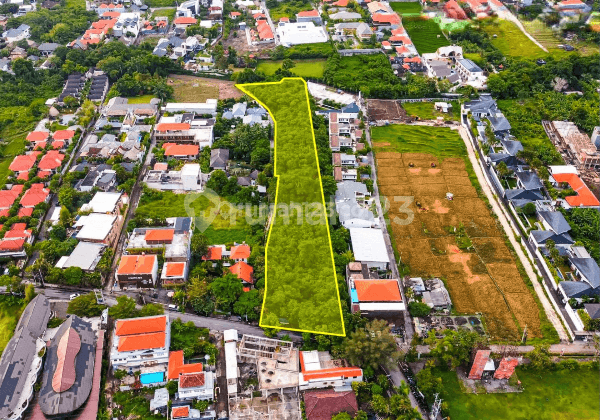 Tanah Pinggir Sungai Dekat Pantai Berawa Canggu