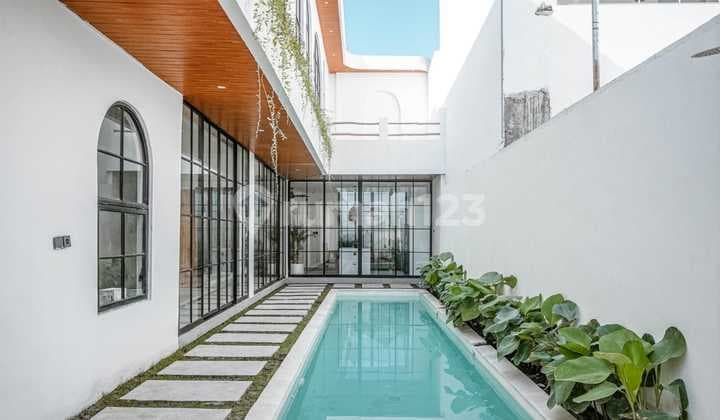 Brand New Mediterranean Design 3BR Villa Great For Business