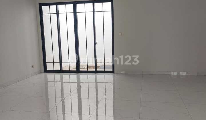 Di Sewakan Rumah Mewah dan Baru 2 Lantai di Cluster Jasmia Scg Summarecon Crown Gading Bekasi