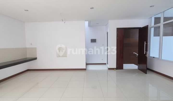 Dijual Cepat Rumah 3 Lantai di Cluster Asera One East Harapan Indah Bekasi Barat