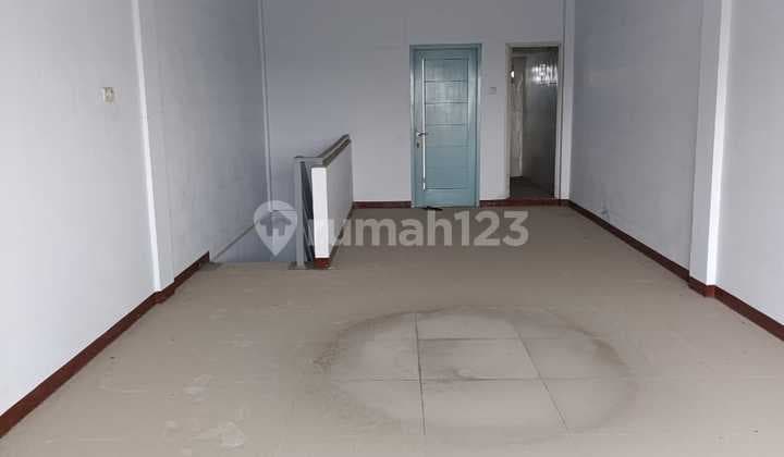 Dijual Cepat 4 Ruko Gandeng, 3 lantai di daerah Pusaka Rakyat ... Sangat Cocok untuk usaha ekspedisi , untuk gudang atau usaha lain nya.
