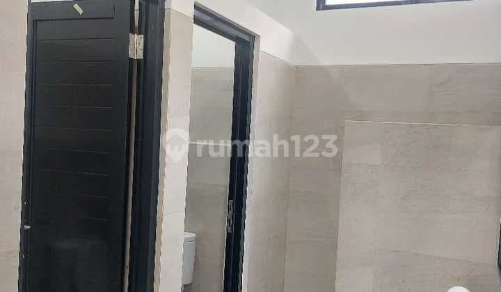 Disewakan Gudang Baru , Bagus , Bersih, mewah ada loading dock Luas 1920 m2 di kawasan JIEP Pulogadung