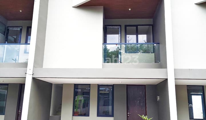 Rumah Derwati Mas Dekat Summarecon Mall Bandung