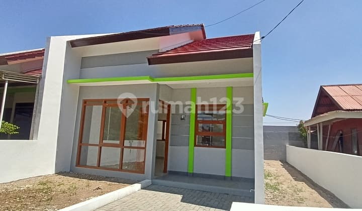 Rumah Hoek Ciwastra, Buah Batu Dekat Summarecon Mall Bandung