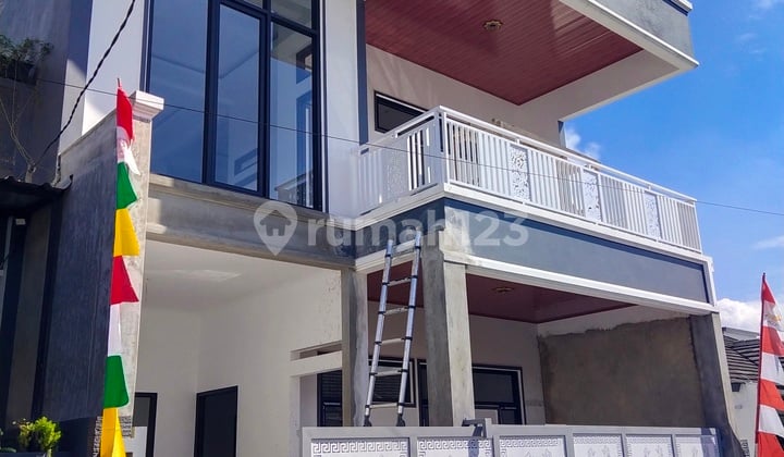Rumah Mewah Siap Huni 3 Lantai Kualitas Terbaik