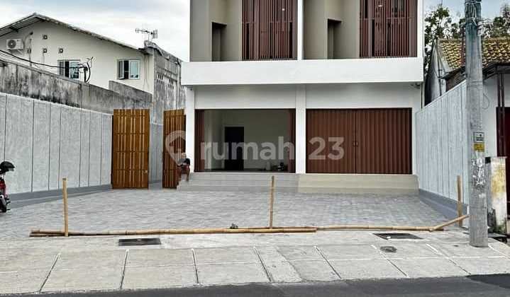 MR/66016 AG DISEWAKAN RUKO 2 LANTAI DI BERBAH