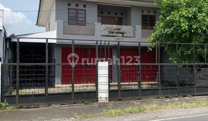 Mr 66293 For Rent: Spacious Shop House in Sendangadi, Mlati, Sleman.