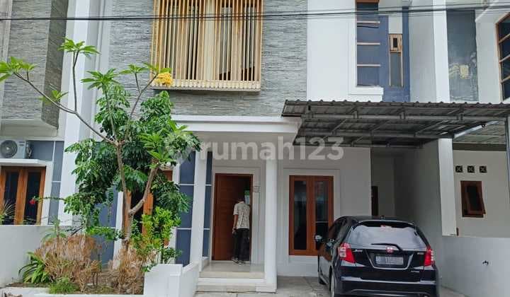MR 66179 AG DISEWAKAN RUMAH 2 LANTAI DLAM PERUM DI MLATI