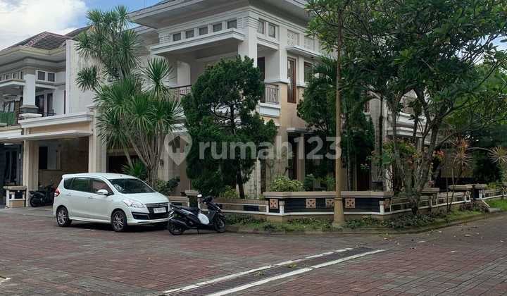 MR 66186 AG DISEWAKAN RUMAH BESAR 2 LANTAI SEMIFURNISH DALAM PERUM ELITE DI MLATI SLEMAN