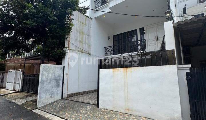 Dijual Rumah Classic Pondok Indah Jakarta Selatan