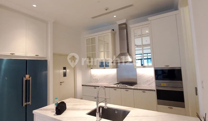 Apartment Le Parc Thamrin 193 sqm Semi Furnished