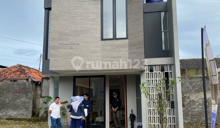Rumah Minimalis Modern Naunghar Lokasi Stratgis di Harjamukti Depok