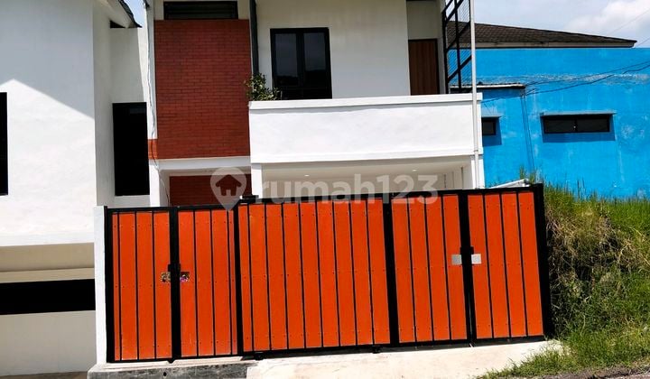 Rumah 2 Lantai Siap Huni Di Bandung Utara - Promo Free Biaya Shm/imb/bphtb!