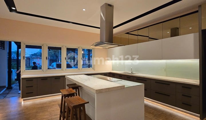 Rumah Mewah Cluster Renata - Aruna Alam Sutera* Lt 480 (16x30) Lb 330kt 5+1km 6+1shmpowder Room 1▪️ada Private Swimming Pool▪️ada Tempat Bbq▪️ada Dapur Kering Mewah, Ada Dapur Basah▪️ada 10 Ac, Sofa, Meja Makan, Meja Tv, 3 Bed, Gorden, Kompor Tanam, Micro