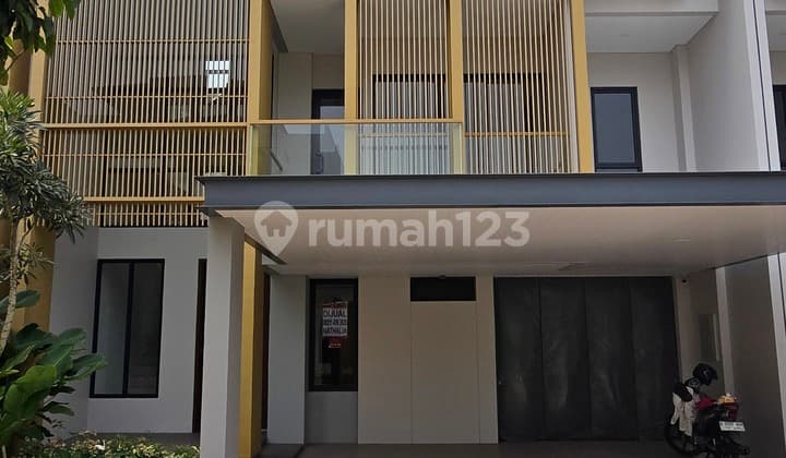 Rumah Baru 3 Lantai Cluster Eonna Aerra Bsd Selangkah Dari Mal Eastvara , Aeon , Grand Lucky, Ipeka, Genesis, A C S , Luas Tanah 180m 10x18 Luas Bangunan 325m Kamar Tidur 4+1 Bisa Muat 4 Mobil Garasi 2 Mobil Carport 2 Mobil Listrik 4400 Watt