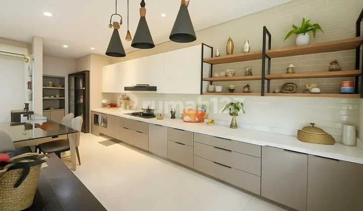 Rumah Semi Furnished Mayfield Greenwich Cakepppp Bsd Rapihh Baru Selesai Direnovasi dan Dicat Ulang Siap Huni Luas Tanah 160M2 >> 8X20 Luas Bangunan 210 >> 2 Lantai Kamar Tidur 3+1 Kamar Mandi 2+1 Listrik 5500W Semi Furnished Carport 2 Mobil Hadap Selatan