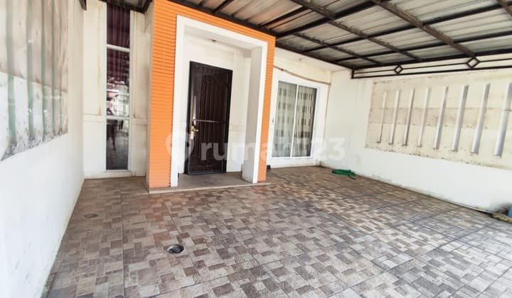 Rumah Pamulang 1,5 Lantai Siap Huni Di Perumahan Di Bumi Serpong Residence, Pamulang 2– Furnished, Bebas Banjir, One Gate System!spesifikasi:- Luas Tanah: 96 M²- Luas Bangunan: ± 70 M² (sudah Renov Total, 1,5 Lantai)- Kamar Tidur: 3- Kamar Mandi: 1- Taman